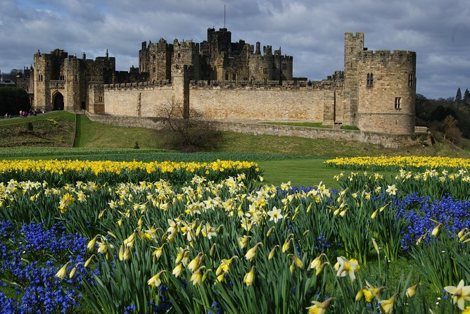 1 Day Alnwick Castle, Holy Island & Scottish Borders - Who will enjoy this tour most