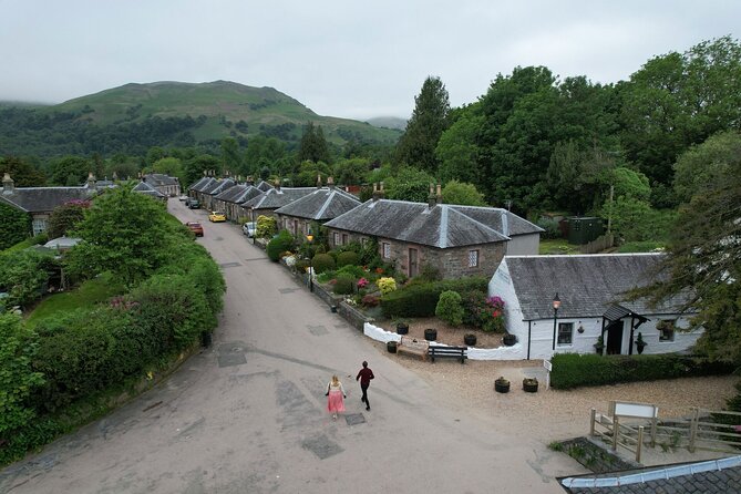 1 Day Castles, West Highlands and Loch Lomond Tour from Edinburgh - Lunch and time in Inveraray