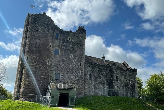 1 Day Castles, West Highlands and Loch Lomond Tour from Edinburgh - A final pause in Luss