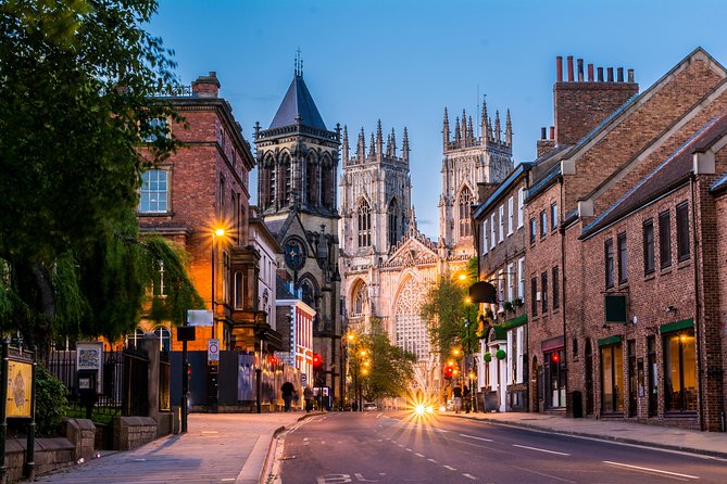 5-Day York, Lake District & Hadrian's Wall Tour from Edinburgh - Cheese, waterfalls and the road to Keswick