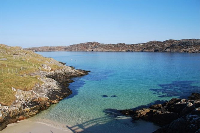 6-Day Outer Hebrides and Isle of Skye Small-Group Tour from Edinburgh - The guide and the small-coach experience