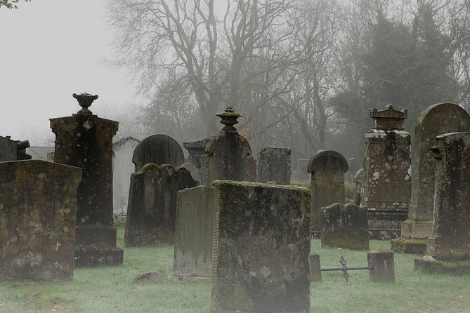 Edinburgh 2 Hour Nighttime Ghost Tour Italian Tour Guide - Dusk is a moving target