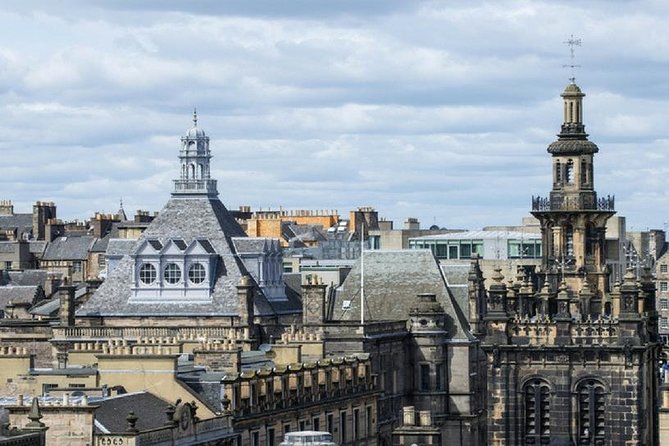Edinburgh 3 Hour Walking Tour Italian Tour Guide - The Royal Mile sets the scene