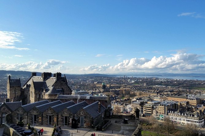 Edinburgh Castle Guided Walking Tour in English - The Royal Mile sets the scene