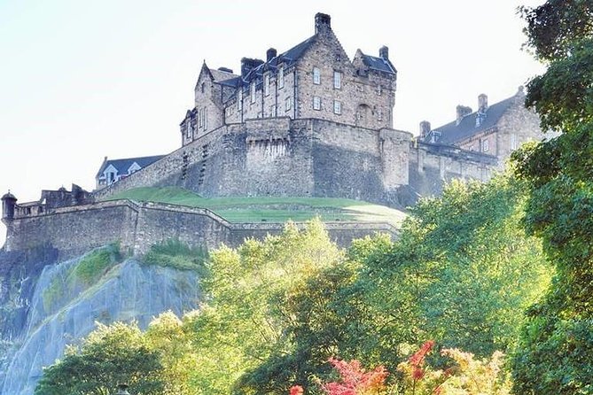 Edinburgh Castle Guided Walking Tour in English - Price, group size, and practical value