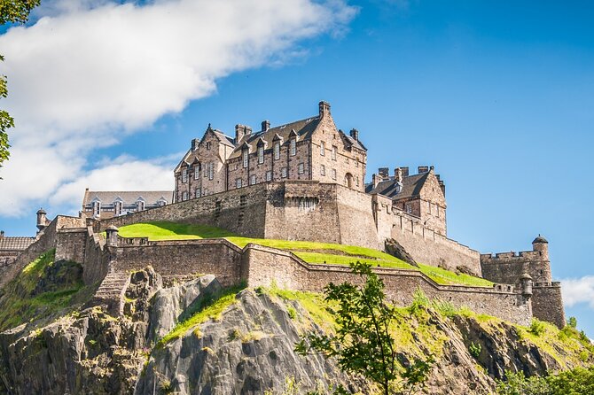 Edinburgh Castle Highlights Tour with Tickets, Map, and Guide - Meeting beside the David Hume Statue