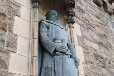 Edinburgh Castle Highlights Tour with Tickets, Map, and Guide