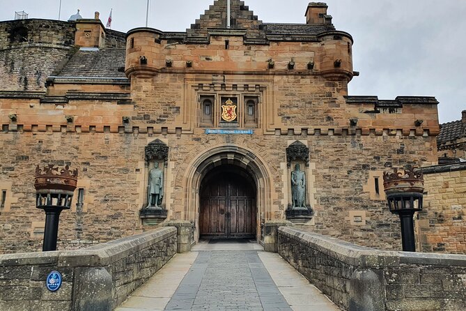 Edinburgh Castle Highlights Tour with Tickets, Map, and Guide - Who should book this castle tour?