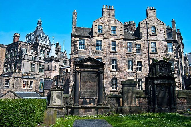 Edinburgh Darkside Walking Tour: Mysteries, Murder and Legends - Finishing near the Royal Mile