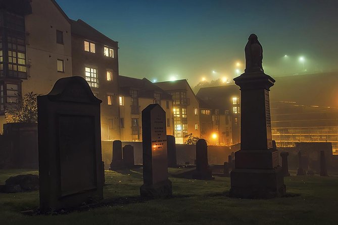 Edinburgh Darkside Walking Tour: Mysteries, Murder and Legends - Who should book this evening walk