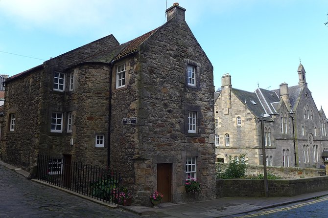 Edinburgh: Dean Village Circus Lane Walking Tour with a Local - Dean Village beside the Water of Leith