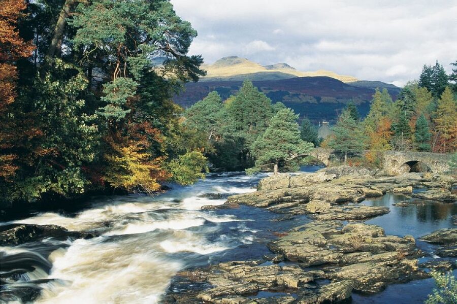 Edinburgh: Eilean Donan, Loch Ness & Glenfinnan 2-Day Tour - Is $157 good value?