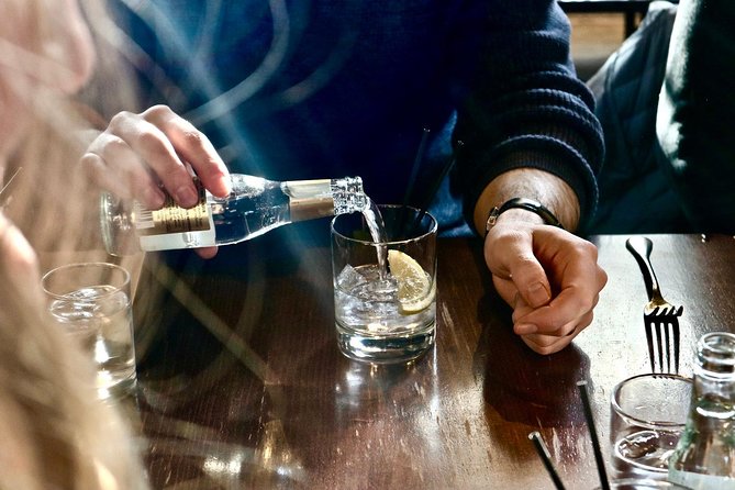 Edinburgh Food Tour with Scotch, Haggis, a Secret Dish & More - Scotch, tea and the pleasure of pacing