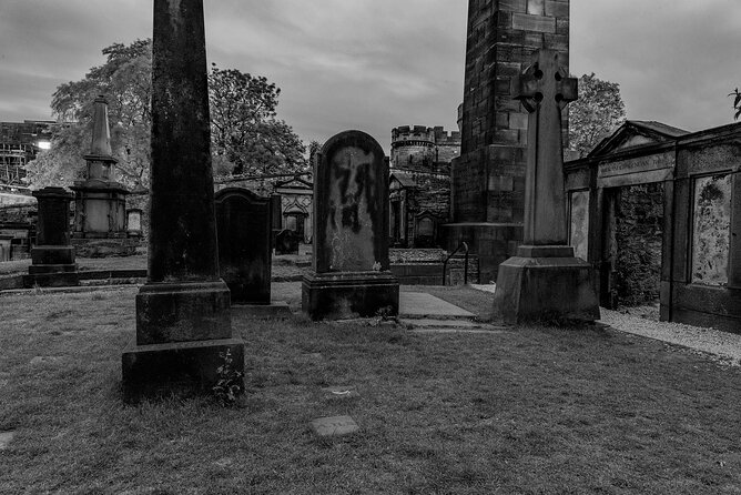 Edinburgh Ghost Tour: Mysteries, Legends and Murders - Old Calton Cemetery and Canongate Kirkyard