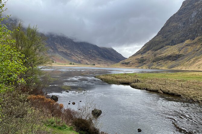 Edinburgh: Glenfinnan Viaduct, Glencoe & Fort William - Glenfinnan: the viaduct, the loch and the train