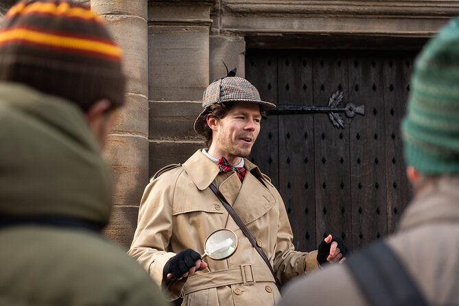 Edinburgh Historical Gems Tour with Whisky & Local Flavours - Cross into Canongate for quieter corners and older stories