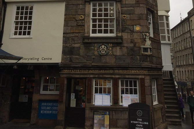 Edinburgh: History Lovers Old Town Walking Tour - The Royal Mile and the Old Town’s layers