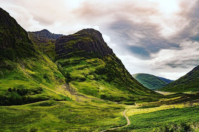 Edinburgh: Loch Ness, Glencoe & The Highlands - Fort William makes room for lunch