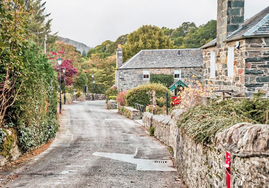 Edinburgh: Loch Ness, Glencoe & the Scottish Highlands Tour - Loch Ness: choose your own short stop