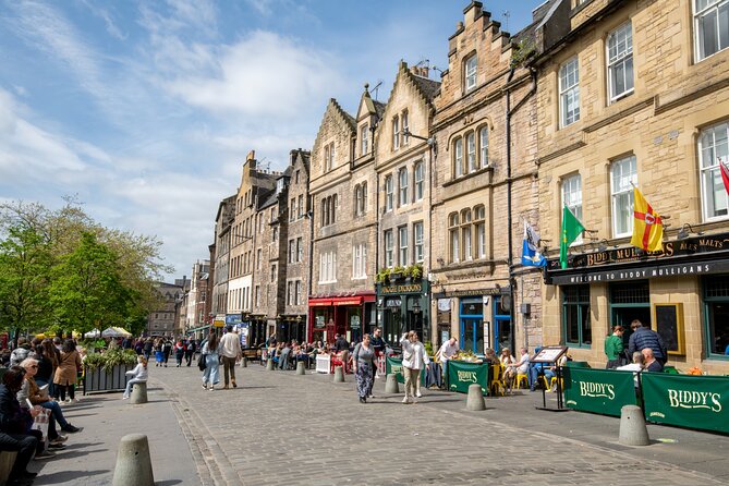 Edinburgh Old Town: Historical Guided Walking Tour - Language is worth confirming