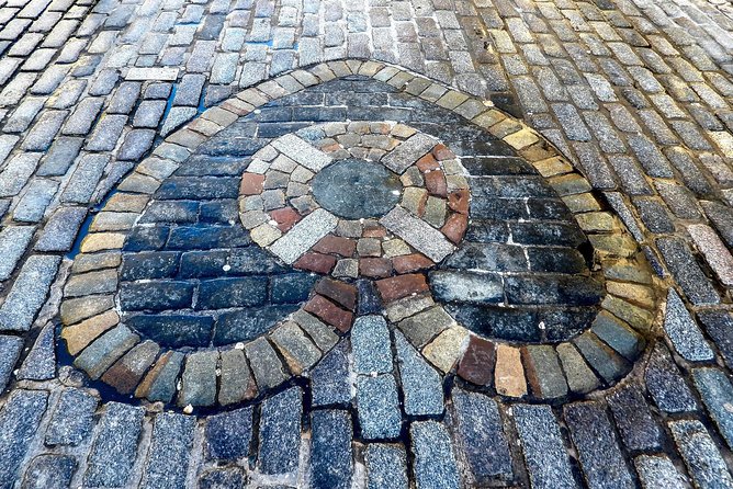 Edinburgh - Old Town Stories - Greyfriars: prison gates, anatomy and Bobby