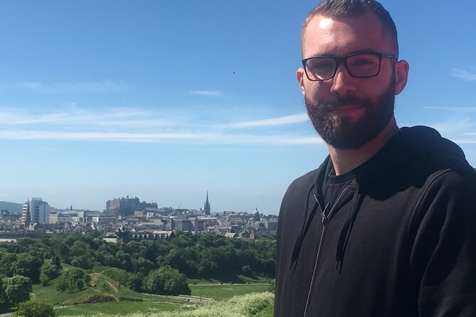 Edinburgh Private Tour with a Local - Highlights & Hidden Gems - The Royal Mile, closes, and everyday city stories
