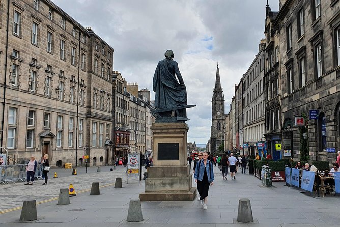 Edinburgh Private Walking Tour - Deacon Brodie, respectable by day and not by night