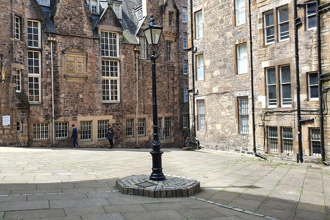 Edinburgh Private Walking Tour - What the private format changes