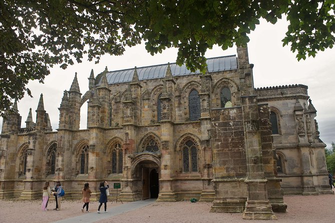 Edinburgh: Rosslyn Chapel, the Borders & Glenkinchie Distillery - What the $66.67 fare covers