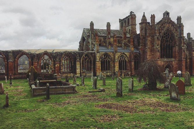 Edinburgh: Rosslyn Chapel, the Borders & Glenkinchie Distillery - Lunch and abbey time in Melrose