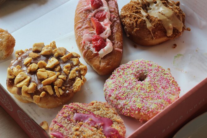 Edinburgh’s Donut & Pastry Experience with Underground Donut Tour - The Royal Mile links the old city