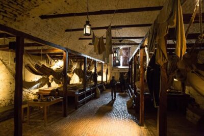 Edinburgh Skip-the-Ticket-Line Castle Walking Tour