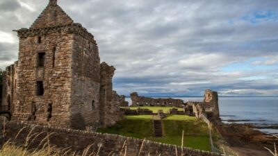St Andrews, Dunfermline Abbey and Fife Coast Tour