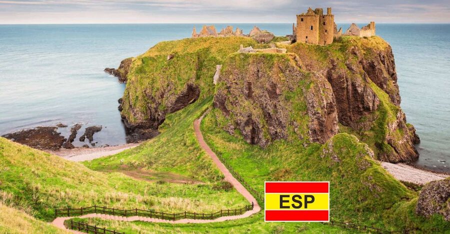 Edinburgh: St Andrews, Dunnottar Castle & Falkland Tour - St Andrews: golf, university and a famous beach