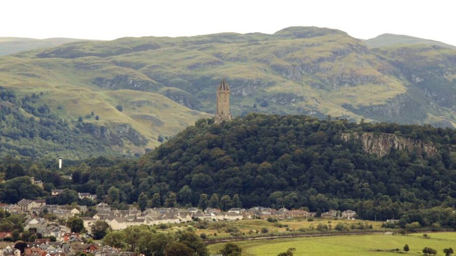 Edinburgh: Stirling, Whisky and St Andrews Tour in Spanish - The guide can shape the day