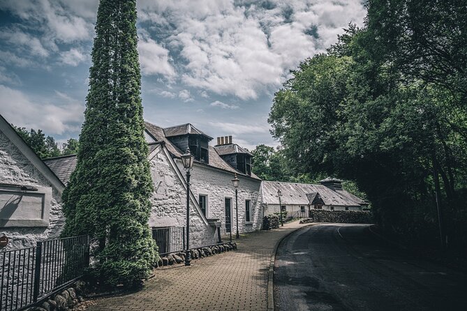 Edinburgh: The Ultimate Whisky Experience Tour - From Edinburgh into the Highlands
