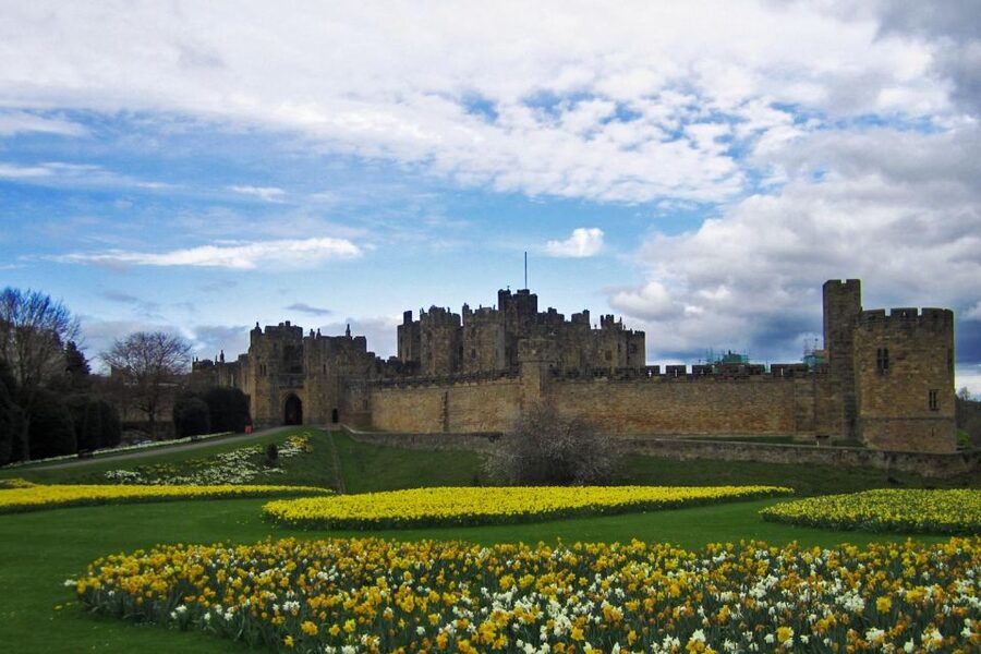 From Edinburg: Viking Coast & Alnwick Castle Day Tour - What the price covers, and what it does not