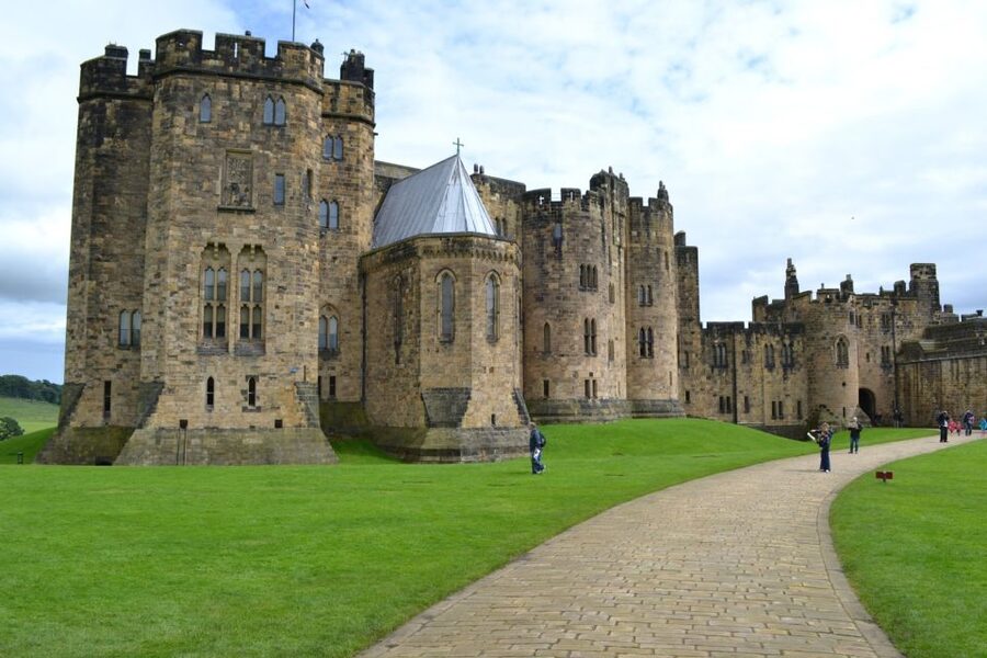 From Edinburg: Viking Coast & Alnwick Castle Day Tour - Holy Island, where tide and history meet