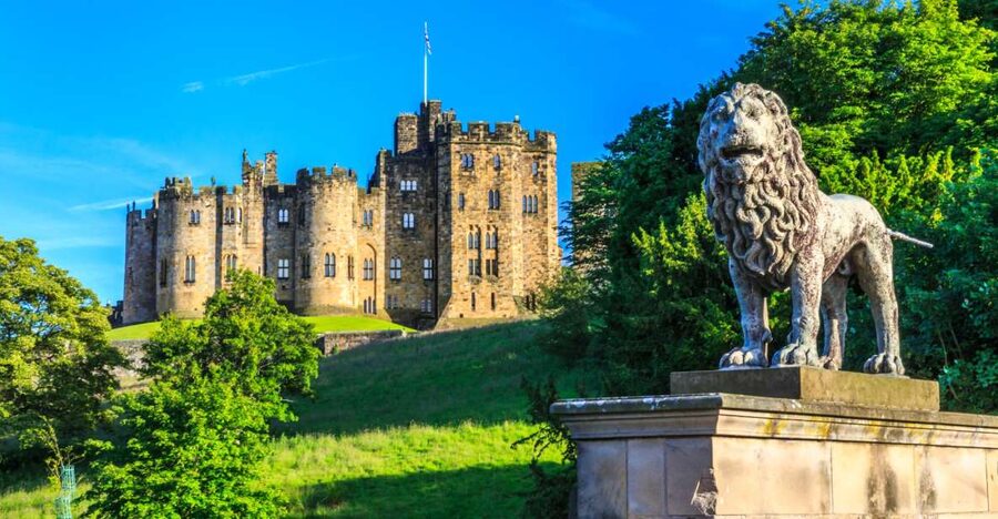 From Edinburgh: Alnwick Castle and Scottish Borders Tour - Northumberland’s coast: a welcome change of pace