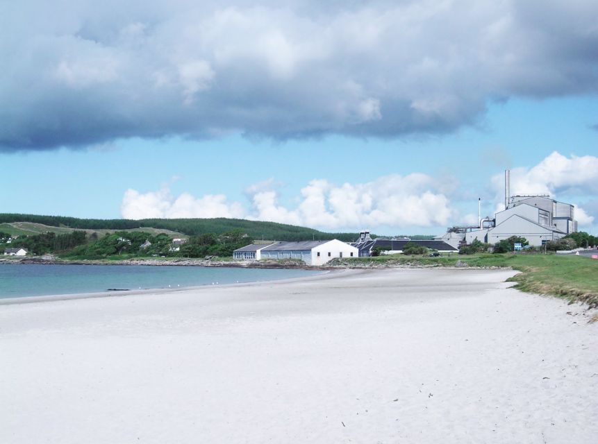 From Edinburgh: Islay and The Whisky Coast 4-Day Tour - Day two: Bowmore, Kilchoman and a changing third stop