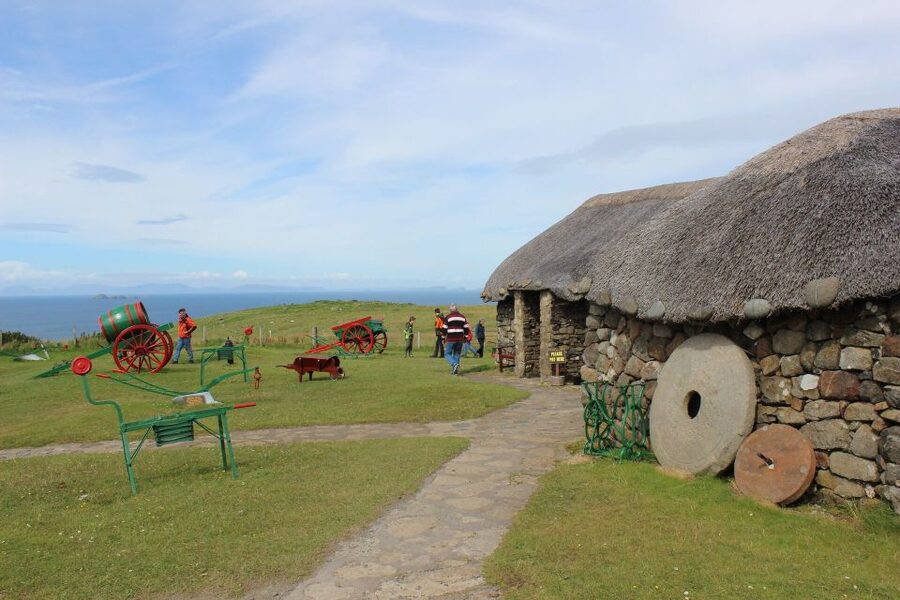 From Edinburgh: Isle of Skye and Outer Hebrides 6-Day Tour - Day 5: Cuillin views, castles, and Skye’s landmarks
