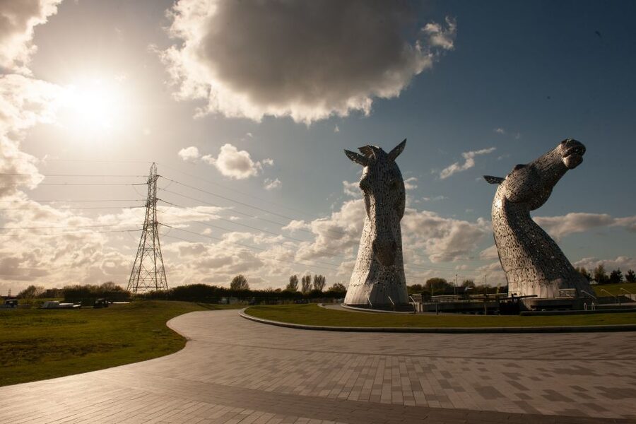 From Edinburgh: Loch Lomond, Kelpies & Stirling Castle Tour - What the small-group format means in practice