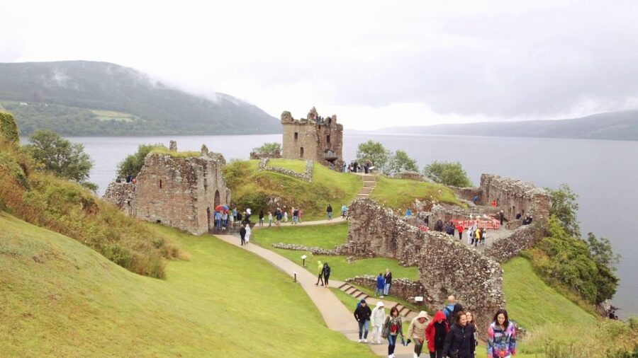 From Edinburgh: Loch Ness & Inverness Tour in Spanish - Is $82 good value for a 12-hour trip?
