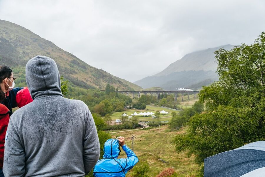 From Edinburgh: Magical Highlands Tour with Jacobite Train - Glenfinnan, Loch Shiel and the return road