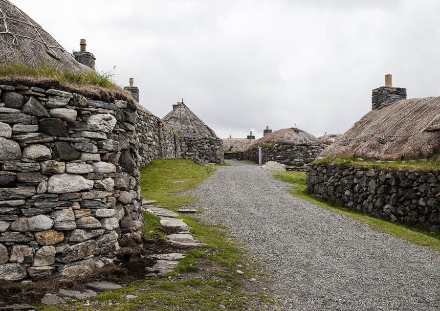 From Edinburgh: Outer Hebrides & Isle of Skye 6-Day Tour - From Dunkeld to Loch Ness on Day 1