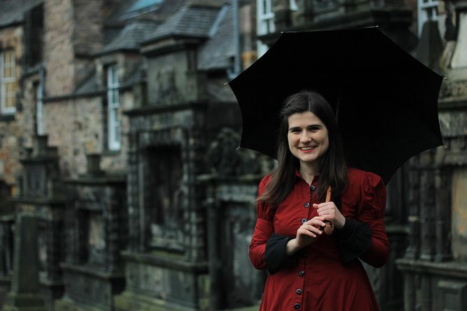 Ghost Tour in Spanish - Edinburgh’s dark past, told after sunset