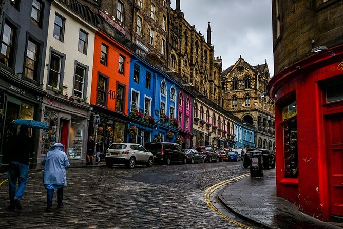 Guided 60-Minute Photography and sightseeing Tour in Edinburgh - Edinburgh Castle: making a busy landmark your subject