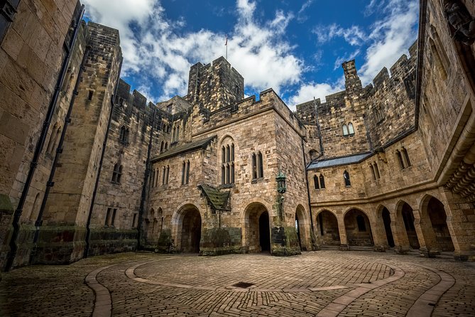 Harry Potter's Alnwick Castle and Scottish Borders Day Trip - At a glance: castles, coast, and a border town