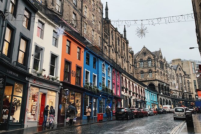 Harry Potter Tour & Edinburgh Castle Visit - Greyfriars Kirkyard and the names behind the characters