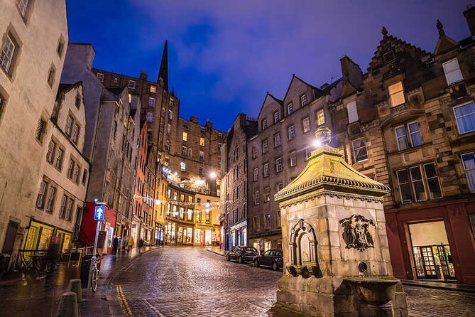 Harry Potter Tour & Edinburgh Castle Visit - City Chambers and the end of the guided walk